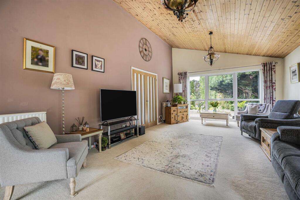 House in Welwyn Hatfield, Welwyn - View 6