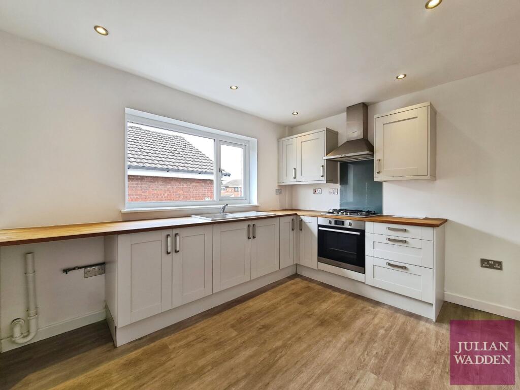 House in Tameside, Greater Manchester - View 4