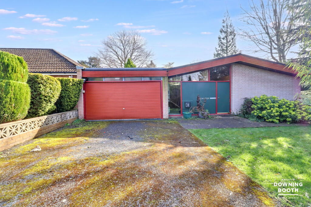 Main image of property: Chiptop, Park Lane, Bonehill, B78 3HY