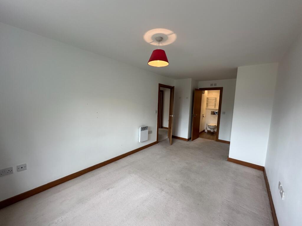 Apartment in Thurrock, Essex - View 5