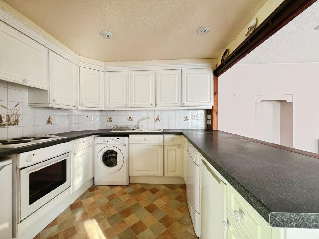 Manor Road, Chedzoy, TA7 photo 3