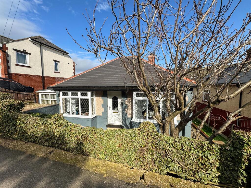 2-bed detached on Newton Avenue, Stocksbridge, S36, £220,000