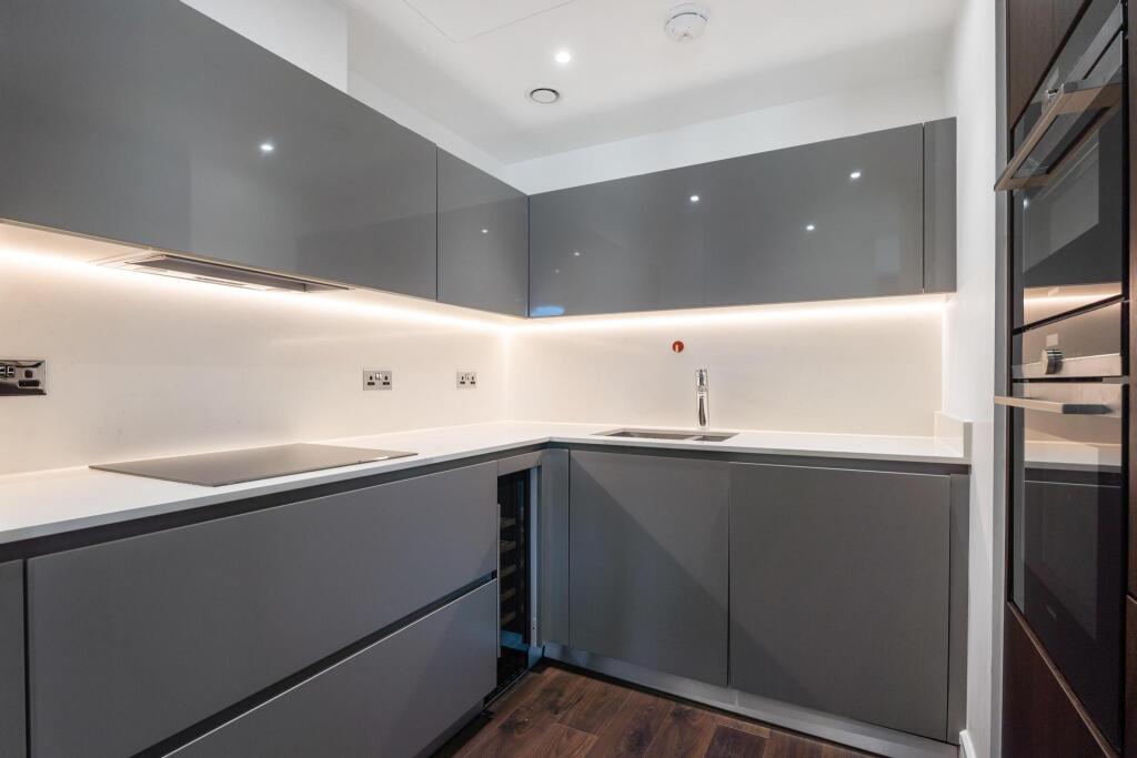 Apartment in London - View 5