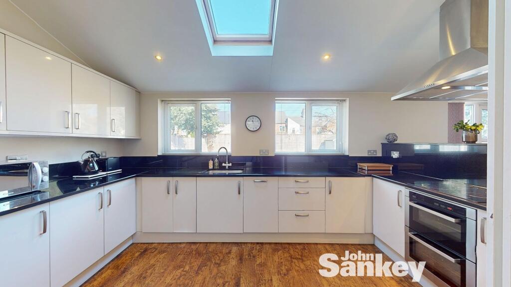 22 Waverley Road photo 2