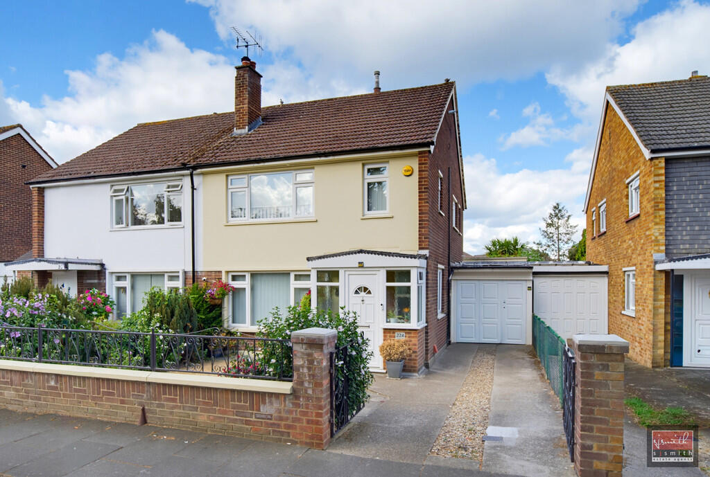 Main image of property: Worple Road, Staines-upon-Thames, Surrey TW18