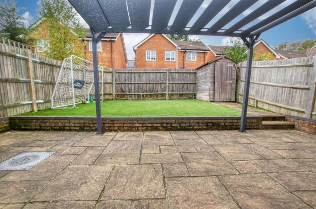 Watson Court, Hedge End, SO30 photo 2
