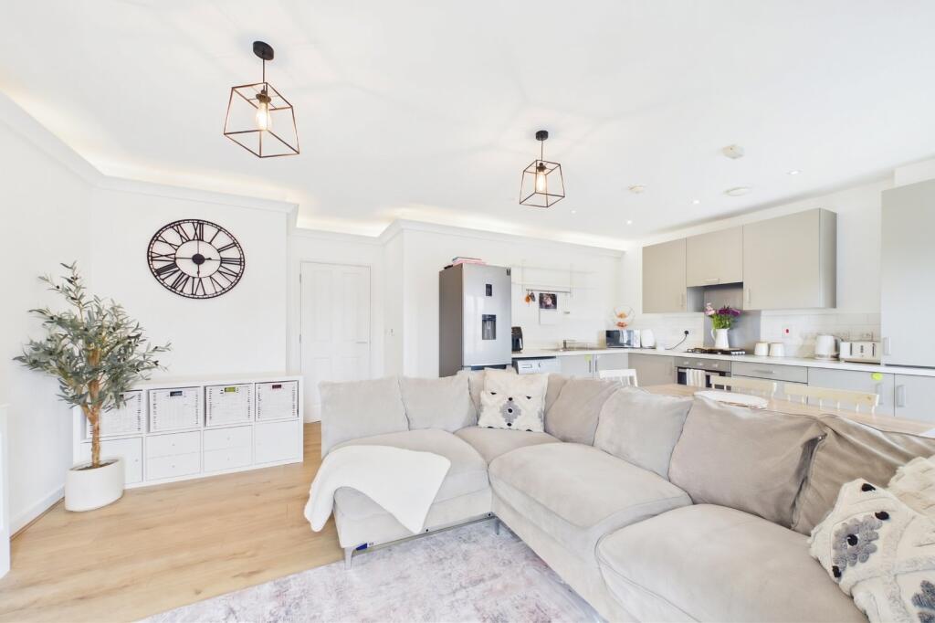 Main image of property: Ferard Corner, Warfield, Berkshire, RG42