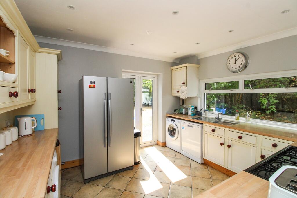 House in Croydon - View 3