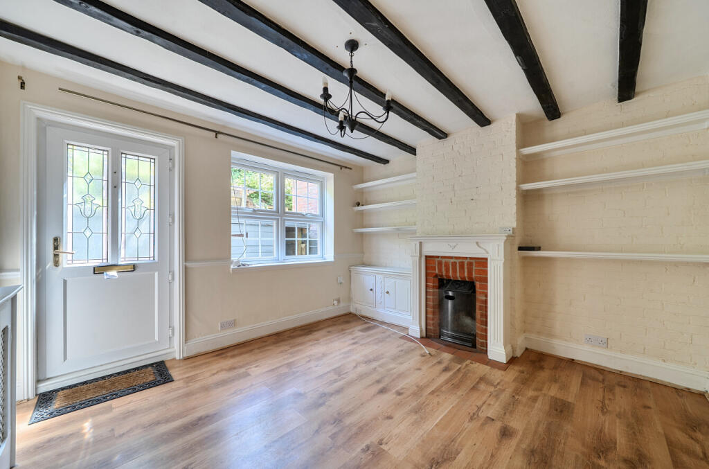 House in Waverley, Camelsdale, Haslemere - More
