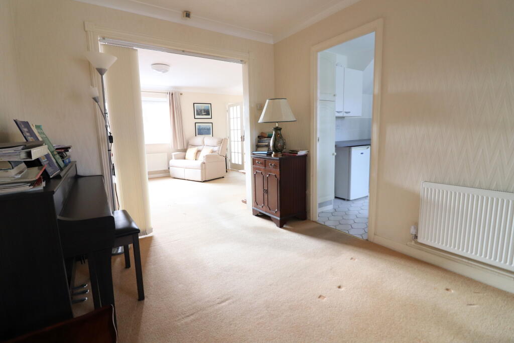 House in Luton - View 4