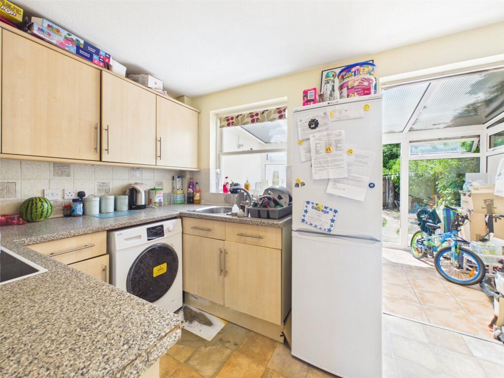 House in Cheltenham, Ewens Farm, Fairview - View 4