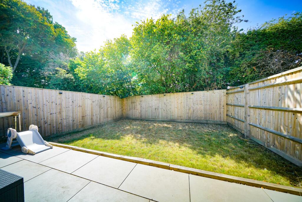 Maple Way, Kensworth, LU6 photo 4