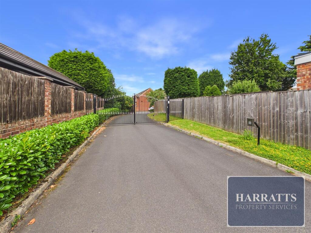 Main image of property: Apartment 4, Milliner Court, Hillcrest Road, Offerton