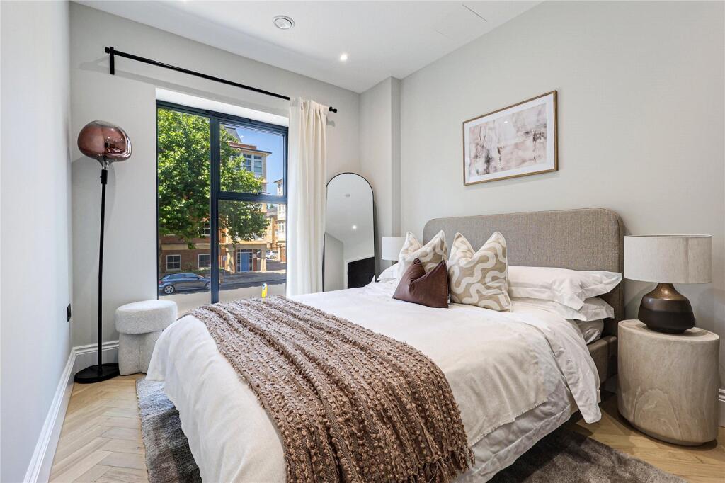 Apartment in London - View 5