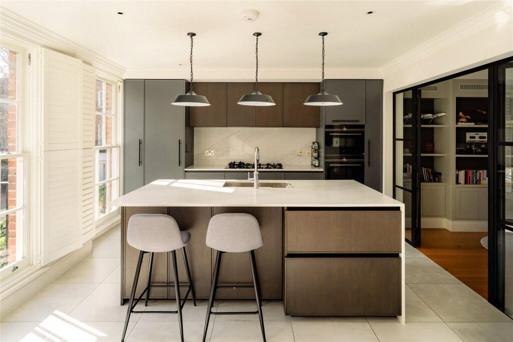 House in London, Somerset Square, Kensington - View 4