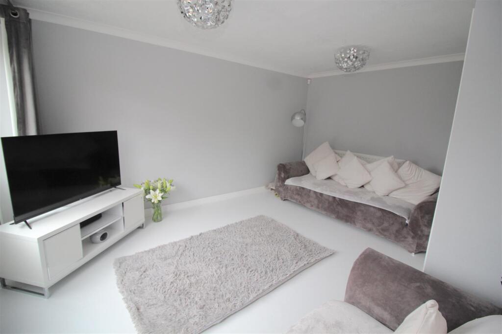 Larch Walk, Yardley, Birmingham photo 2