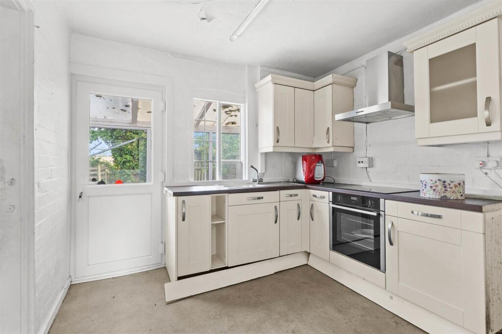 Alcester Road, Stratford-Upon-Avon photo 4