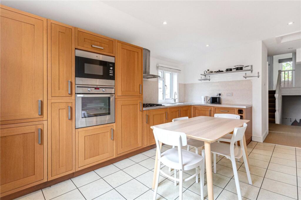 Apartment in London - View 5