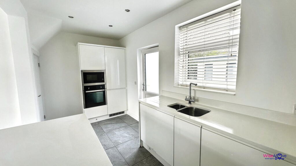 Lincoln Square, Widnes, WA8 6SR photo 3