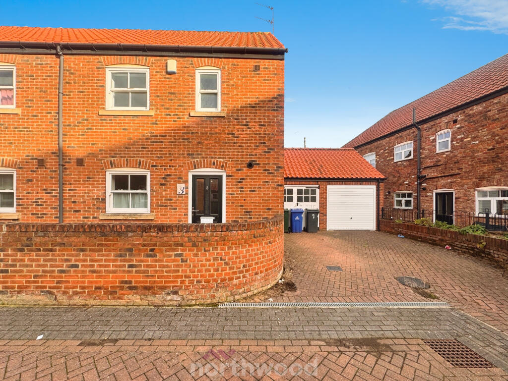 Main image of property: Rainbow Close, Thorne, Doncaster, DN8
