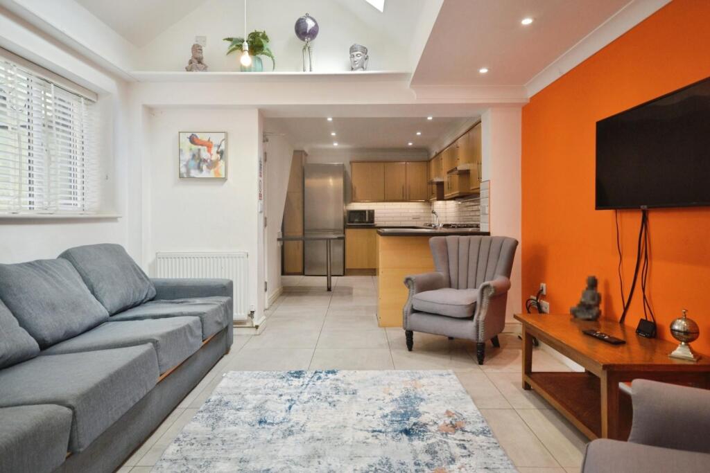 House in Reading - View 4