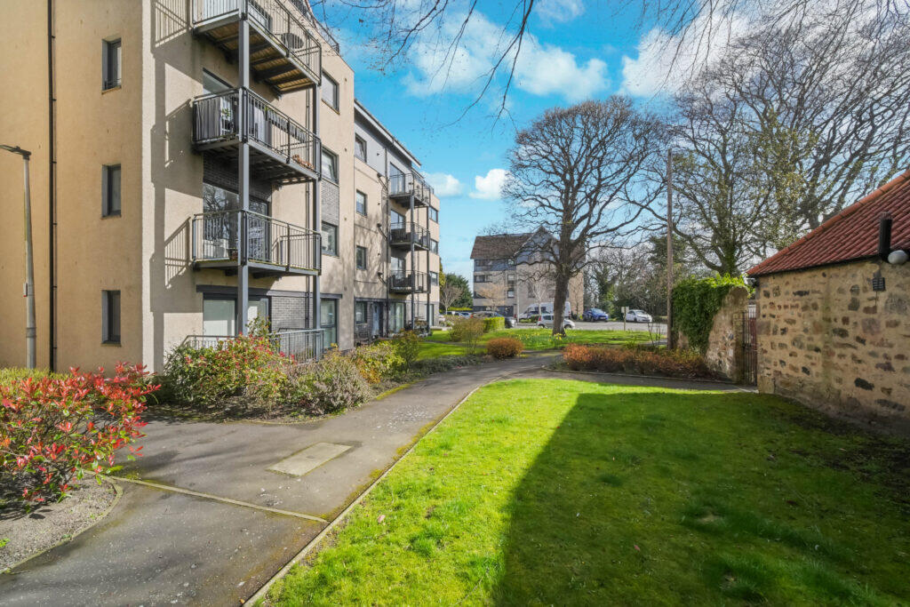 Main image of property: Flat 2, 93 Milton Road East, Edinburgh, EH15 2NL