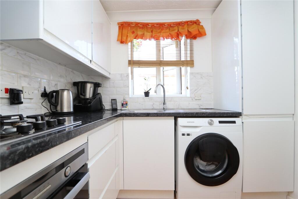 House in Milton Keynes, Monkston, Kents Hill, Monkston and Brinklow - View 3