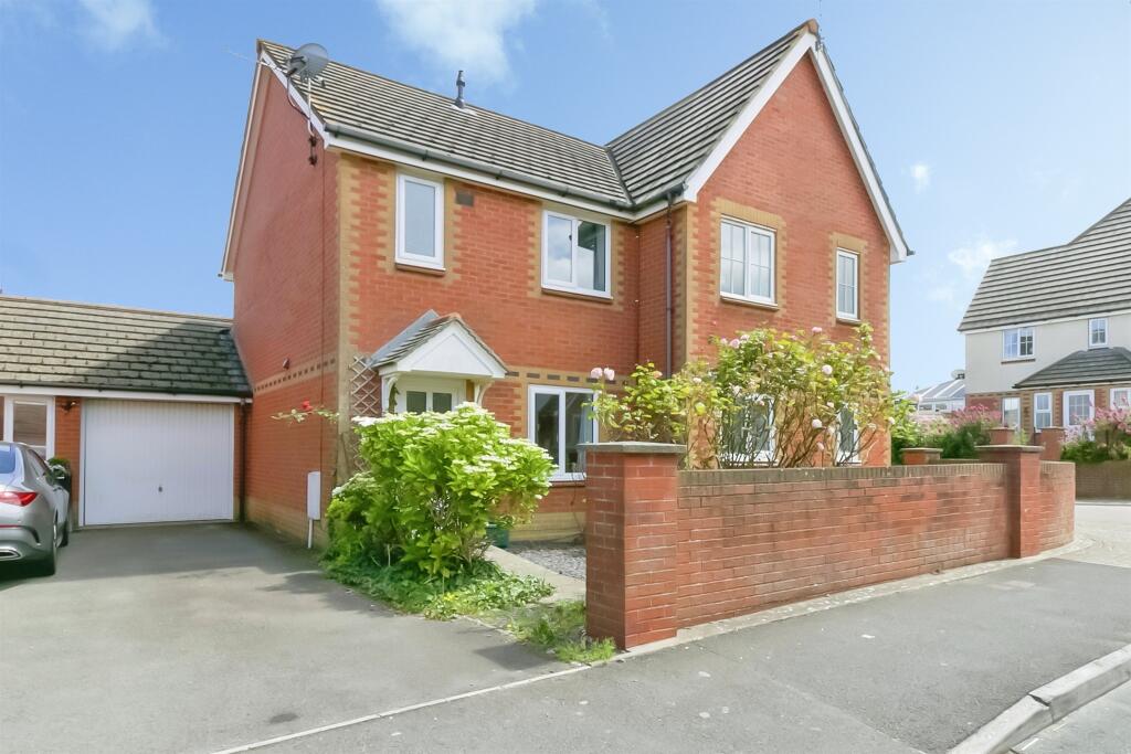 Main image of property: Clos Yr Wylan, Barry