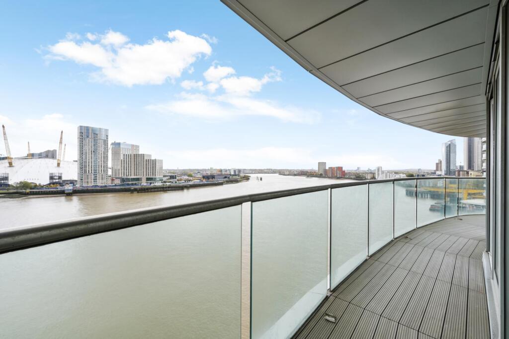 New Providence Wharf, 1 Fairmont Avenue, E14  photo 4