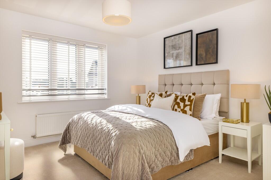 House in Little Heath, Hertfordshire - More