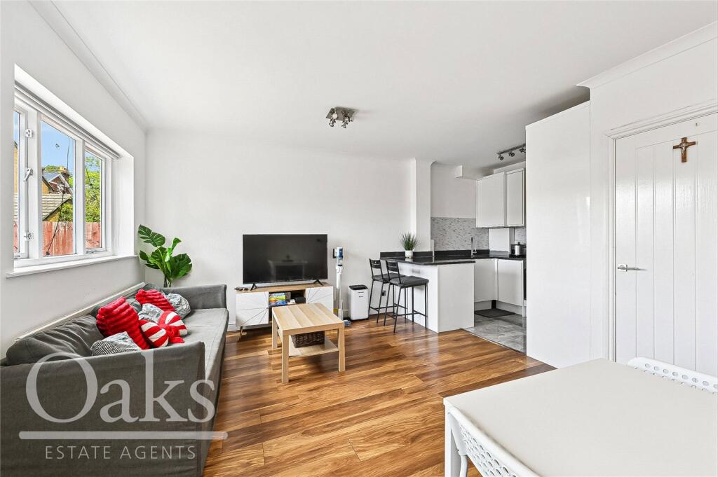 Apartment in Croydon - View 3