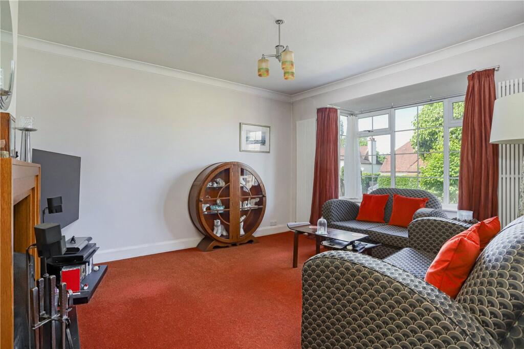 38 Sheephouse, Farnham, GU9 photo 2