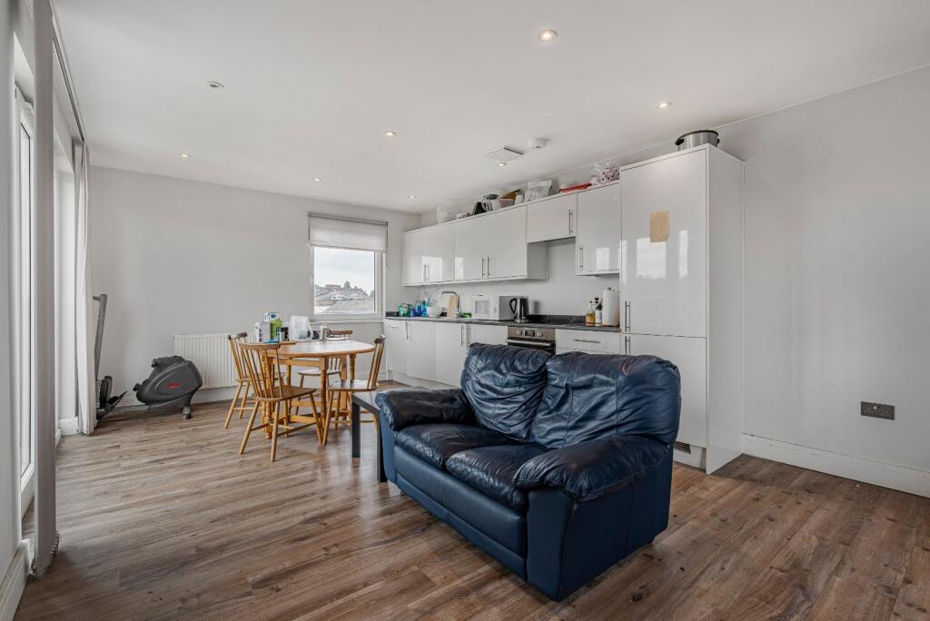 Main image of property: Willow Court, Cambridge Road, Kingston Upon Thames, KT1