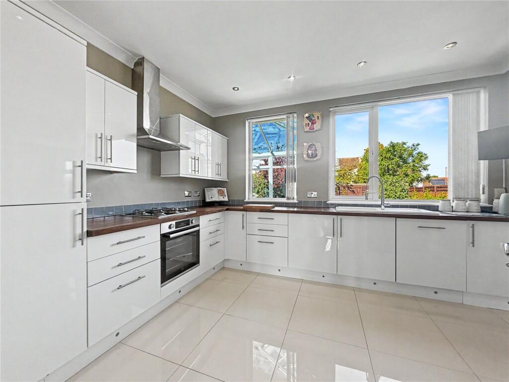House in Gillingham, Twydall - View 5