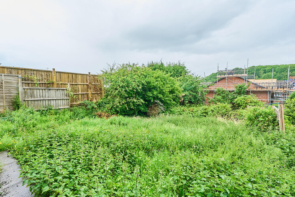 33 Hazel Grove, Wombourne, Wolverhampton, West Midlands WV5 9EG photo 4