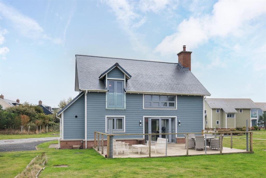 Bernicia Way, Beadnell, NE67 photo 2