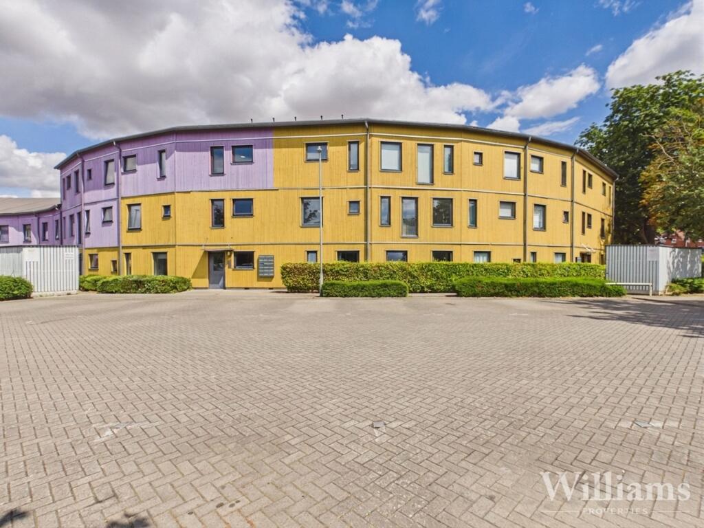 Main image of property: The Serpentine, Aylesbury, HP19