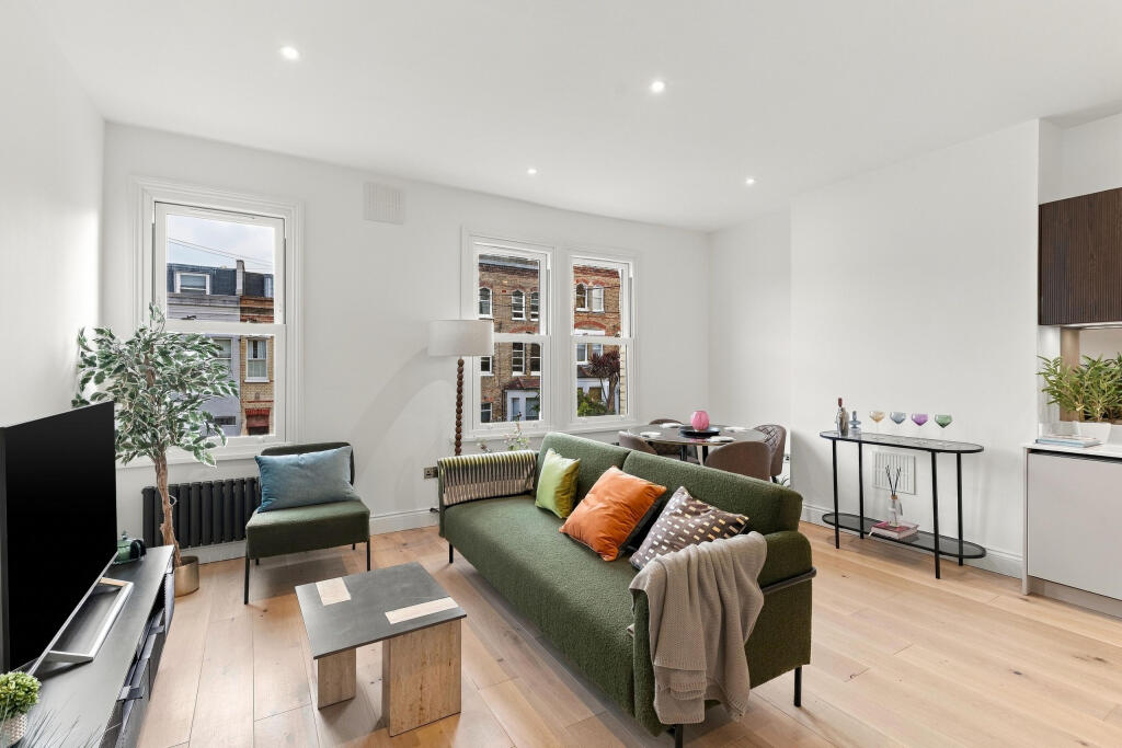 2-bed flat on Alma Road, The Tonsleys, Wandsworth, London, £650,000