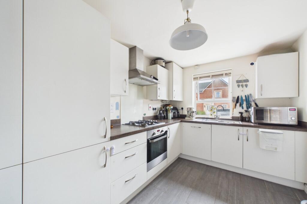 House in Luton - View 5
