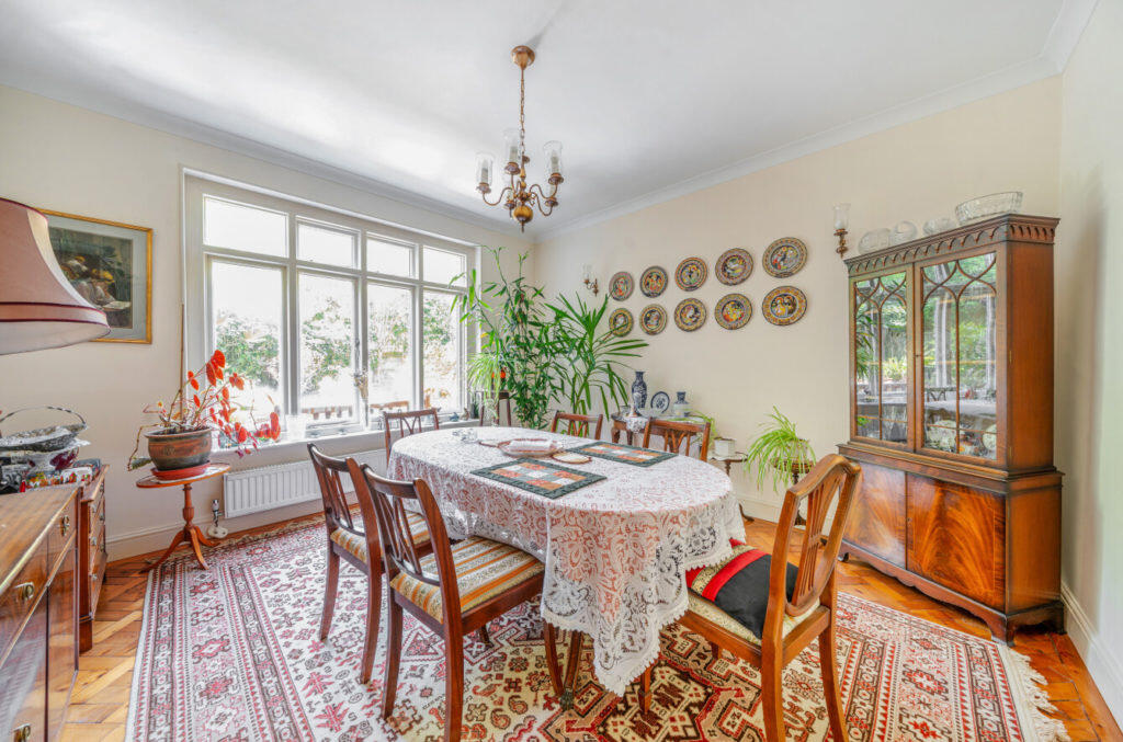 House in London - View 3