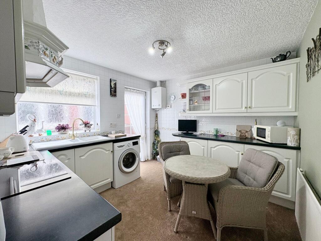 House in Doncaster, Cantley - View 4