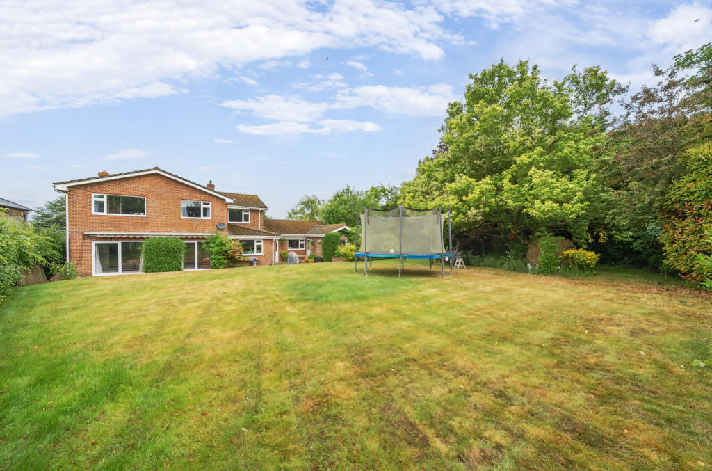 House in Southampton - More