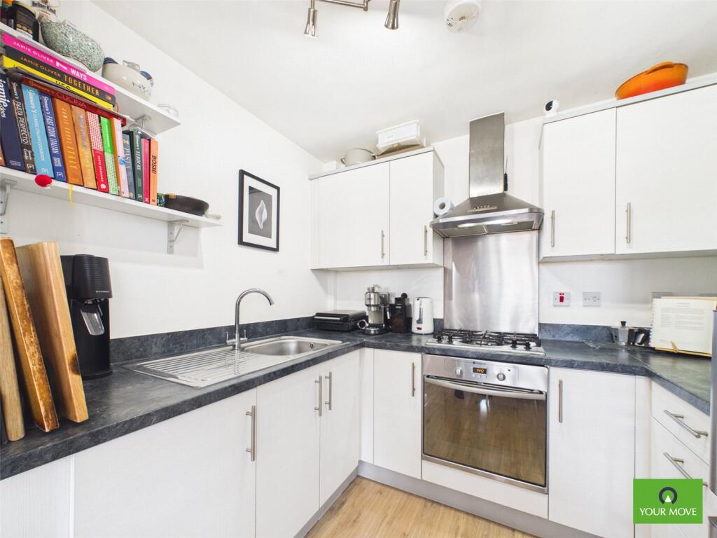 Apartment in London - More