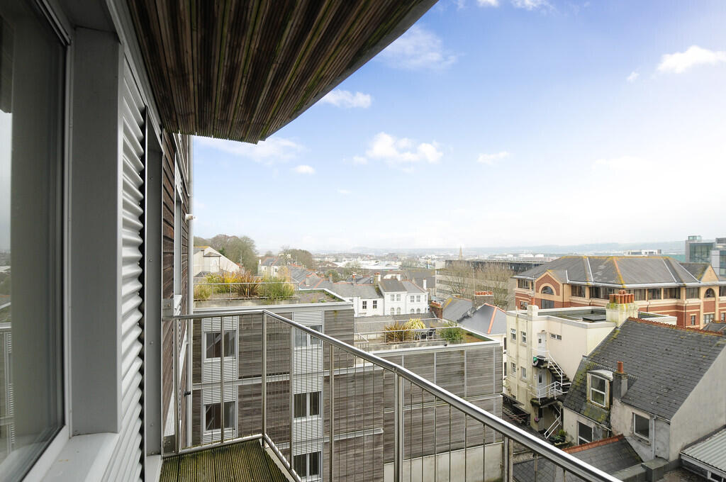 Apartment in Plymouth - View 2