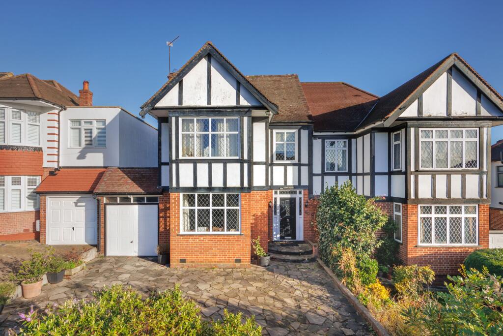 Main image of property: South Lodge Drive, N14 4XP