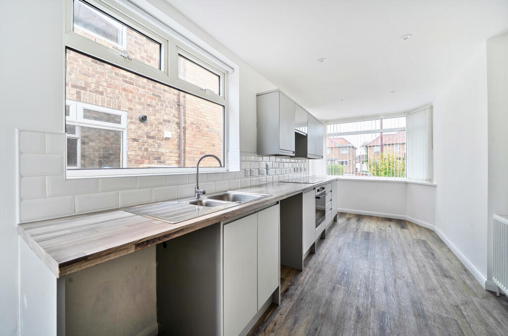House in Hull - View 4