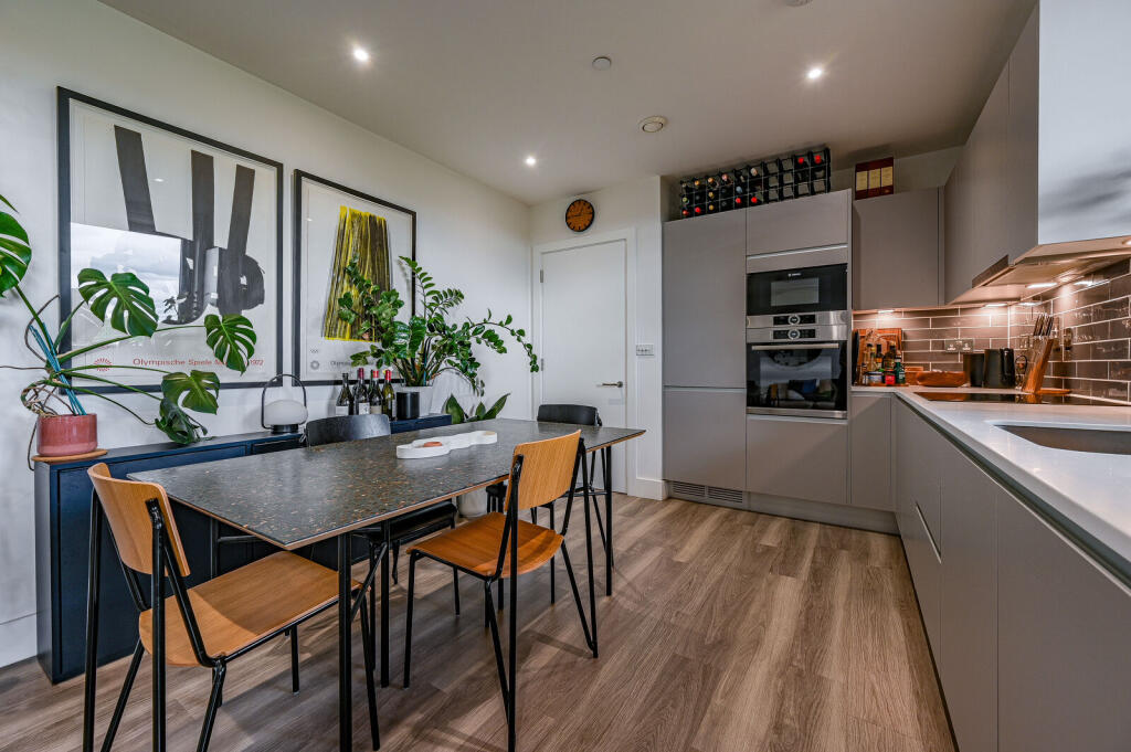 Apartment in London, Parkside SE10, Deptford - More
