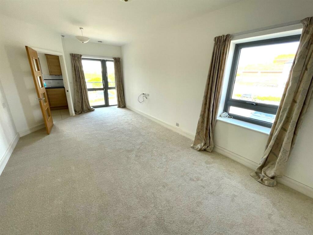 Eversley Court, Seaford photo 2