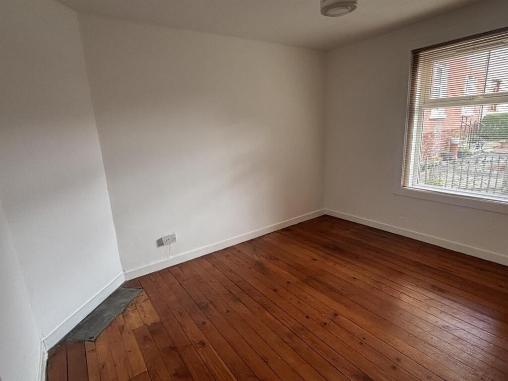 Apartment in Motherwell - View 5