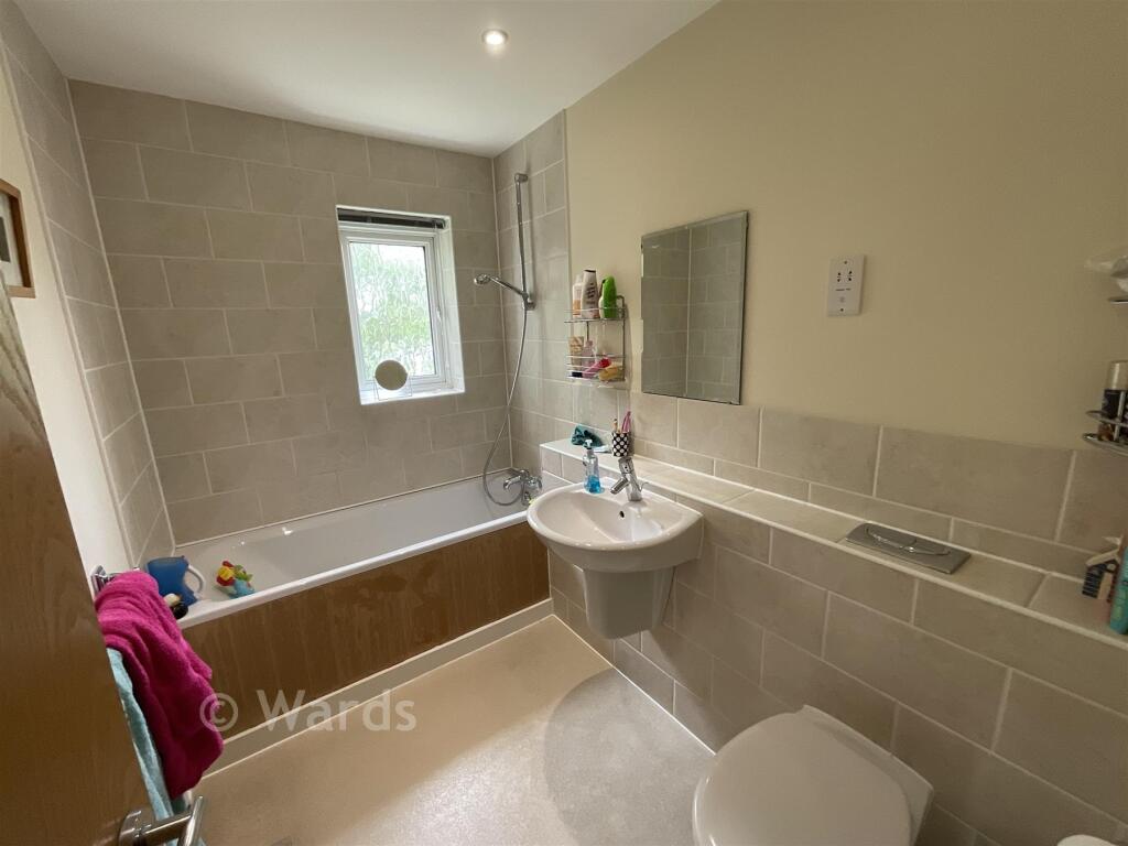 New Hythe Lane, Larkfield, Kent photo 3